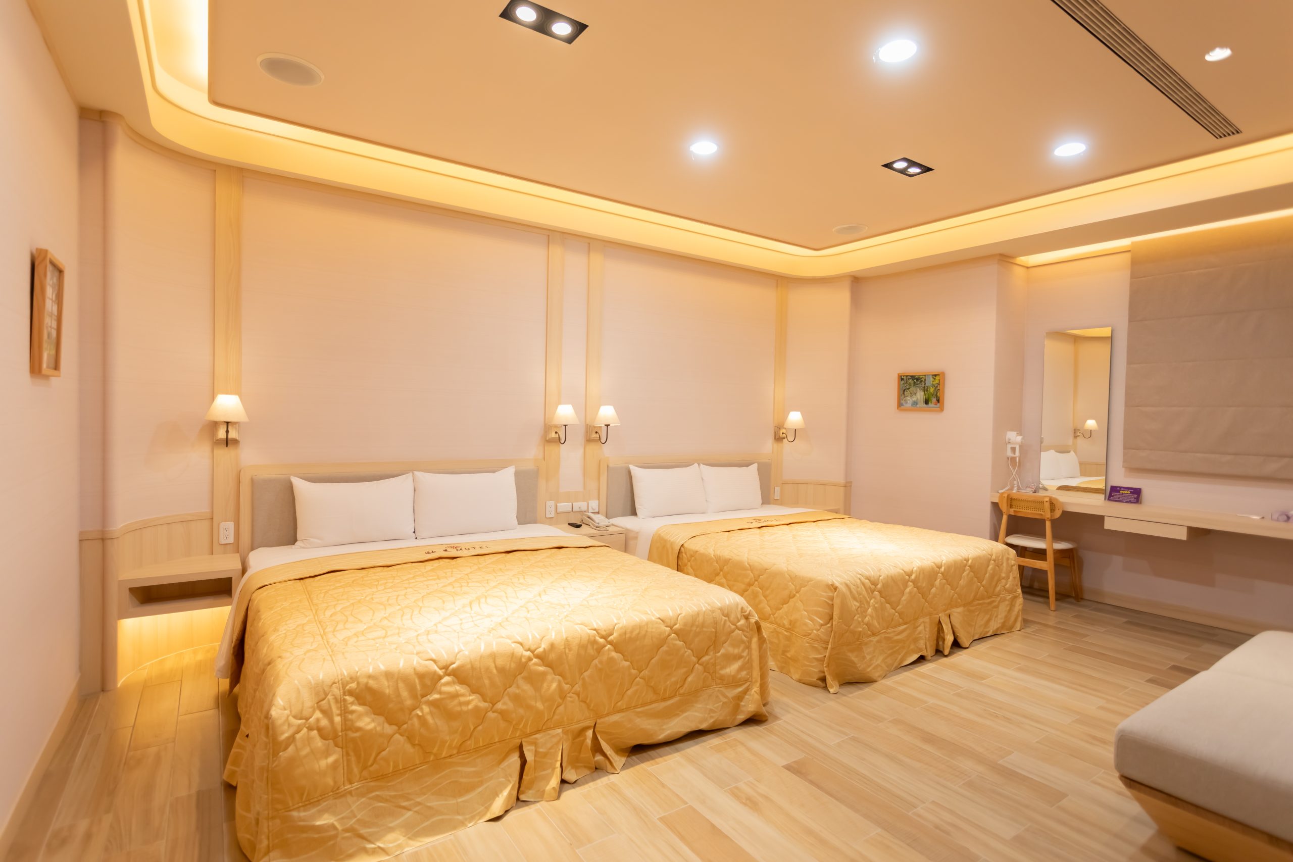 全新裝潢歐美汽車旅館四人房